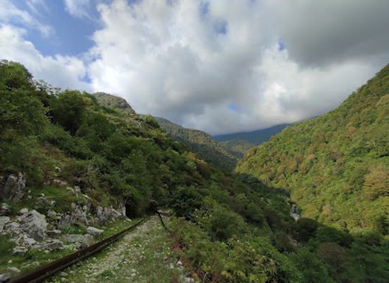 georgia/samegrelo-zemo-svaneti/landmark/trail-head-to-instra-waterfall