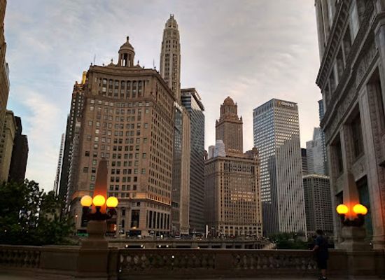 illinois/chicago/landmark/dusable-bridge