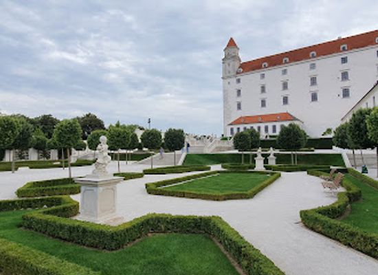 slovakia/bratislava/landmark/puskinove-schody