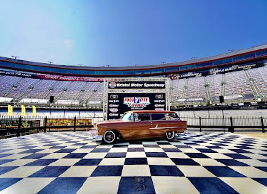 tennessee/bristol-motor-speedway/landmark/bristol-motor-speedway-winners-circle