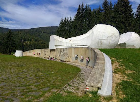 slovakia/liptov/landmark/monument-snp-krpacovo