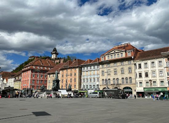 austria/graz/innere-stadt/landmark/hauptplatz-der-stadt-graz