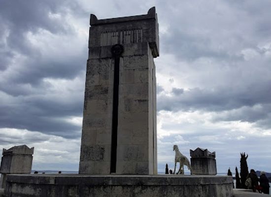 italy/lombardy/landmark/mausoleo-di-gabriele-d-annunzio