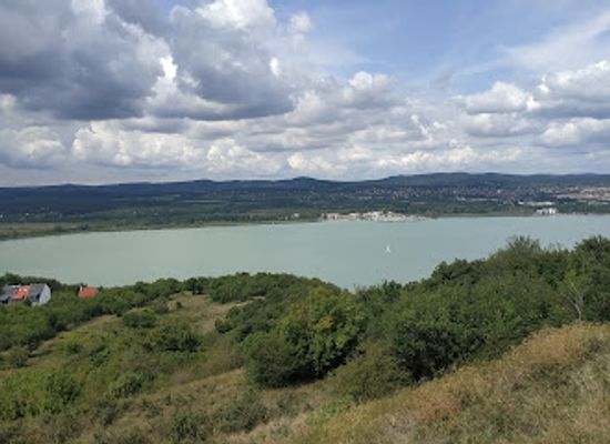 hungary/balaton-uplands/landmark/baratlakasok