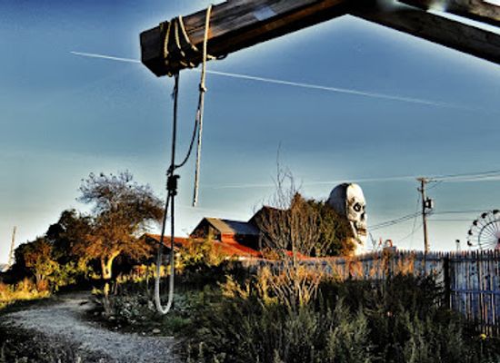 delaware/blackbird-state-forest/landmark/frightland