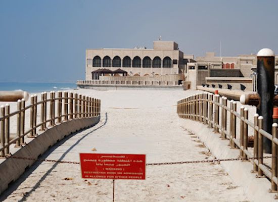 oman/salalah-coastal-plain/landmark/qasr-al-hosn
