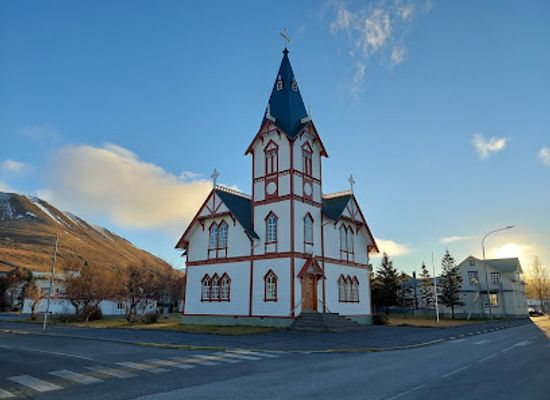 iceland/húsavík/landmark/husavik-wooden-church