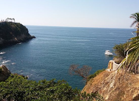 mexico/acapulco/landmark/plazoleta-de-la-quebrada