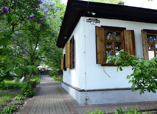 ukraine/kyiv-reservoir/landmark/khata-na-priortsi