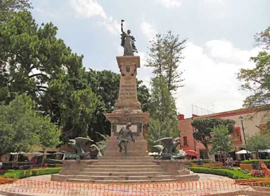 mexico/bajio/landmark/monument-of-the-corregidora