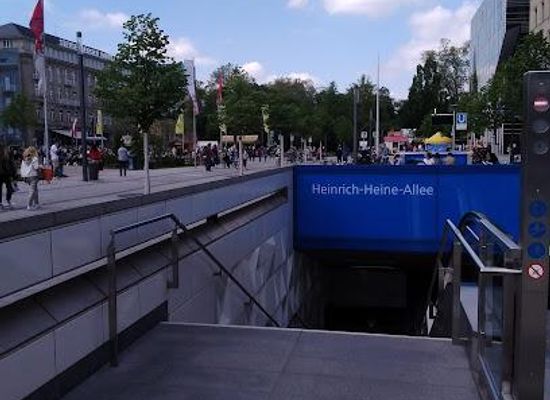 germany/dusseldorf/landmark/heinrich-heine-allee