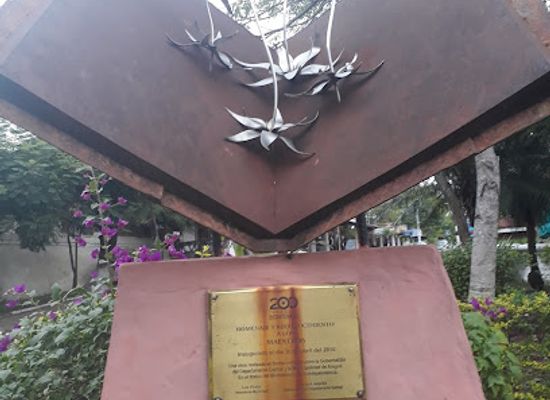 paraguay/aregua/landmark/monumento-de-lectura