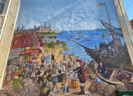 denmark/helsingor/landmark/the-middle-ages-and-the-sound-dues-mural