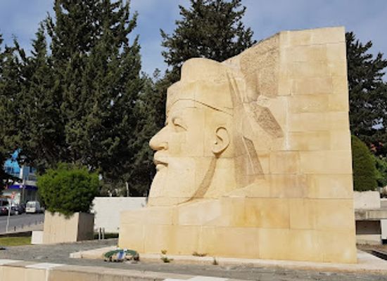 cyprus/kato-paphos/landmark/makarios-iii-monument