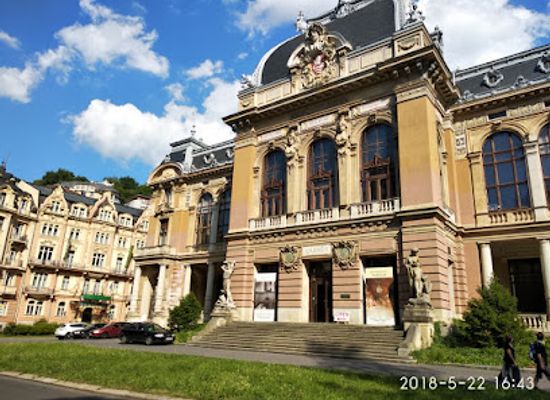 czechia/karlovy-vary/landmark/kaiserbad-spa