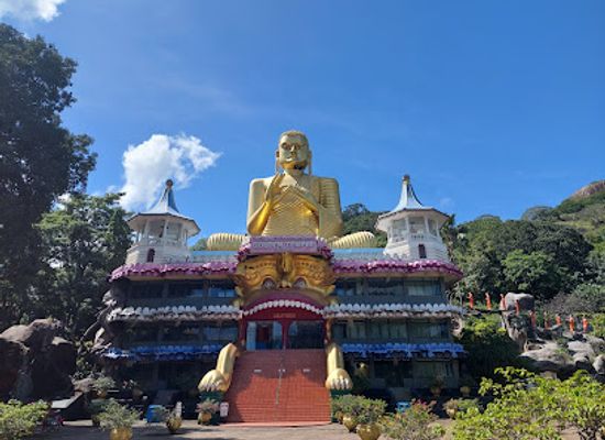 sri-lanka/dambulla/landmark/rangiri-dambulu-rajamaha-viharaya-dambulla-royal-cave-temple