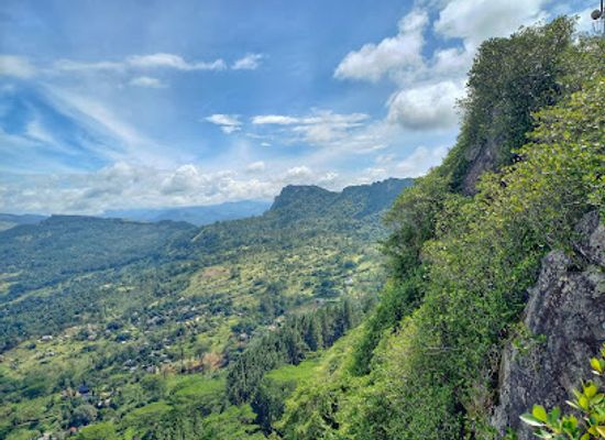 sri-lanka/knuckles-mountain-range/landmark/hanthana-mountain-view-point
