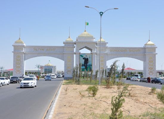 turkmenistan/ustyurt-plateau/landmark/altyn-asyr-bazar