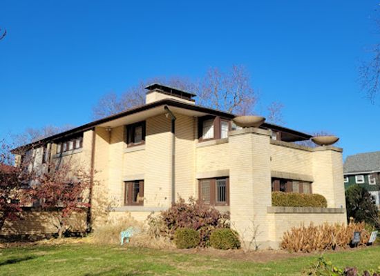 illinois/western-illinois/landmark/west-bluff-historic-district