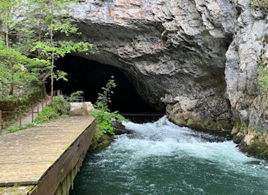 slovenia/inner-carniola/landmark/planina-cave