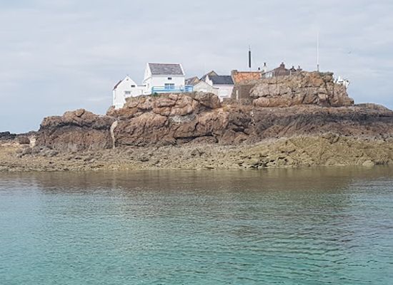 jersey/grouville/landmark/nauti-buoy-ribs