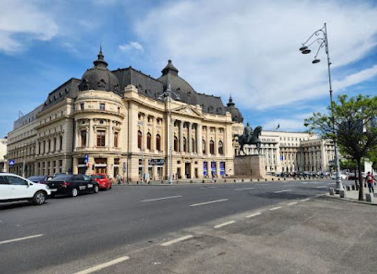 romania/bucharest/victoriei/landmark/statuia-eva