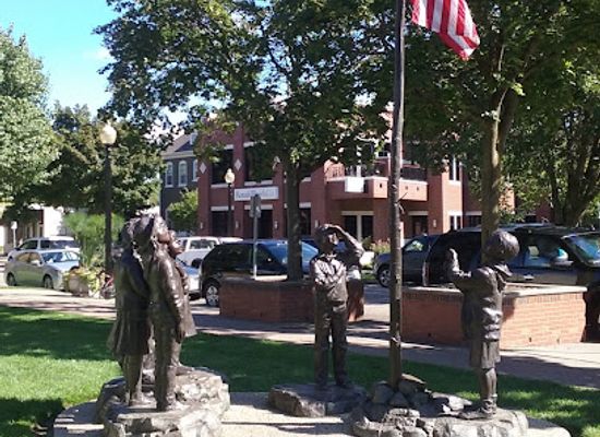 michigan/holland/landmark/holland-convention-visitors-bureau