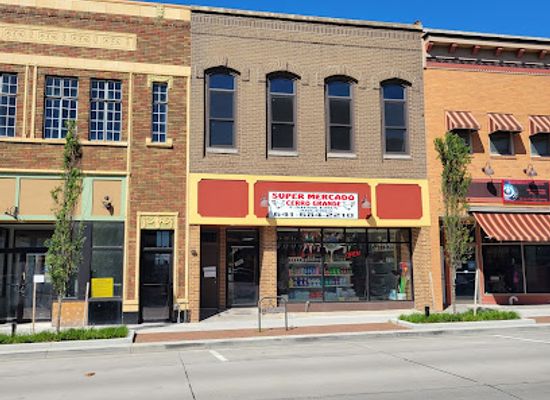 iowa/ottumwa/landmark/cerro-grande-meats-and-market-tienda-mexicana