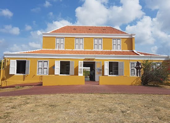 curacao/mahaai/landmark/mongui-maduro-historic-house-museum-library
