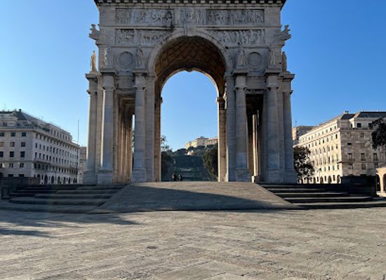 italy/genoa/foce/landmark/arco-della-vittoria