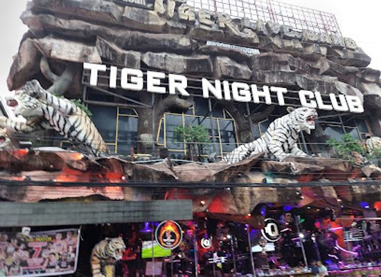 thailand/phuket/patong/landmark/patong-beach-bangla-walking-street