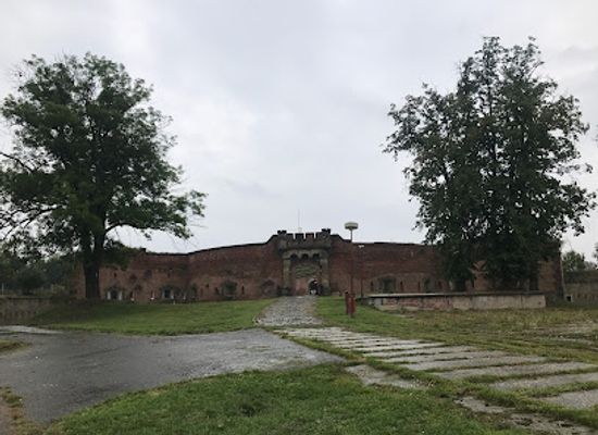 czechia/olomouc/landmark/fort-xxii-lazecky-v-cernovire