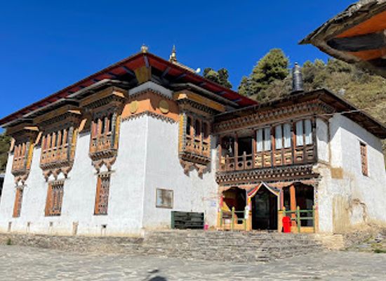 bhutan/chhukha-district/landmark/dokhachu-goenpa