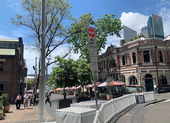 australia/sydney/the-rocks/landmark/the-beacon