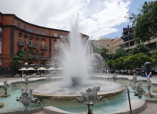 armenia/armavir/landmark/charles-aznavour-square