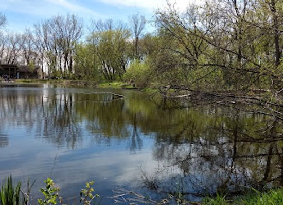 illinois/elgin/landmark/hawthorne-hill-nature-center