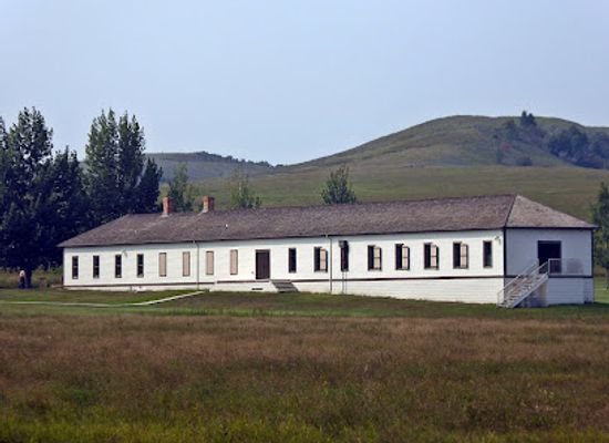 north-dakota/missouri-plateau/landmark/granary