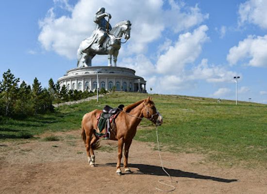 mongolia/mongolian-manchurian-grassland/landmark/chinggis-khaan-statue-complex