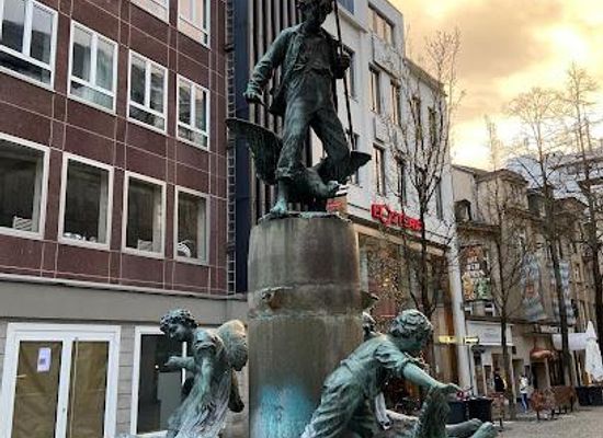 germany/cologne/landmark/martinsbrunnen