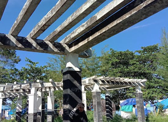 indonesia/south-kalimantan/landmark/gedambaan-beach