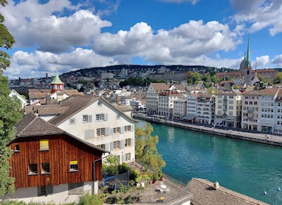 switzerland/zurich/lindenhof/landmark/lindenhof