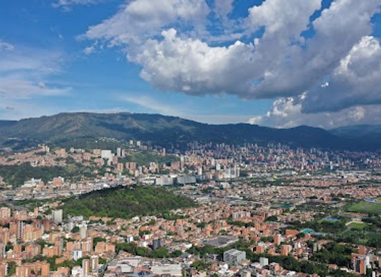 colombia/medellin/landmark/free-walking-tour-medellin-capture-colombia-tours