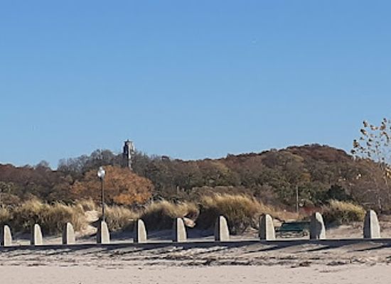 indiana/the-dunes/landmark/michigan-city-east-pierhead-lighthouse
