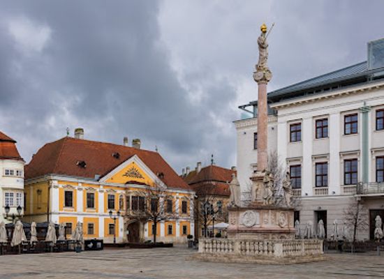 hungary/gyor/landmark/historical-centre
