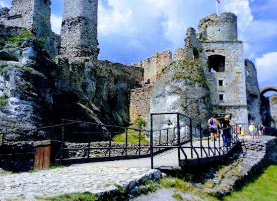 poland/silesia/landmark/zamek-ogrodzieniec