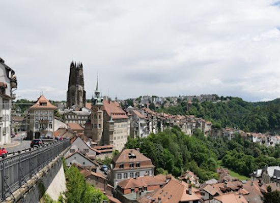 switzerland/fribourg/landmark/funicular-neuveville-neustadt-st-pierre-st-peter