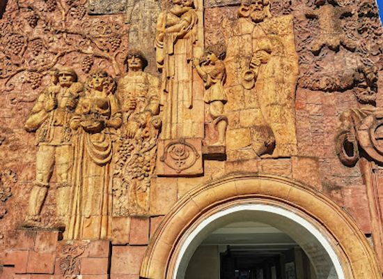 georgia/kutaisi/landmark/family-shop