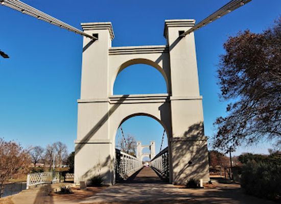 texas/west-texas/landmark/waco-suspension-bridge