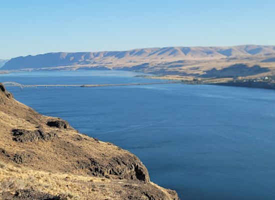 washington/the-columbia-basin/landmark/scenic-overlook-of-the-columbia-river