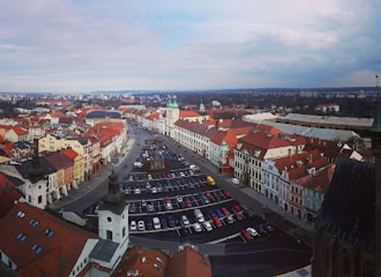 czechia/hradec-kralove/landmark/obri-akvarium